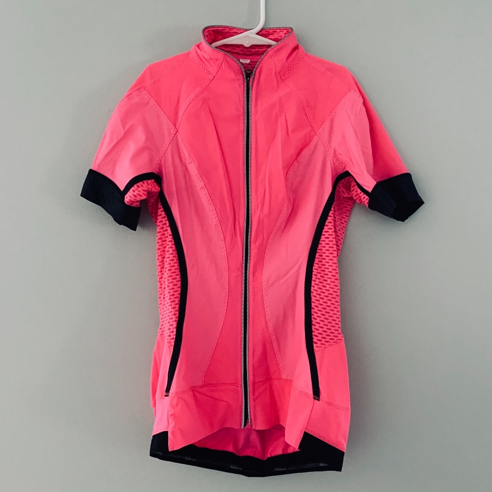 Lululemon biking top